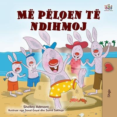 I Love to Help (Albanian Children's Book)